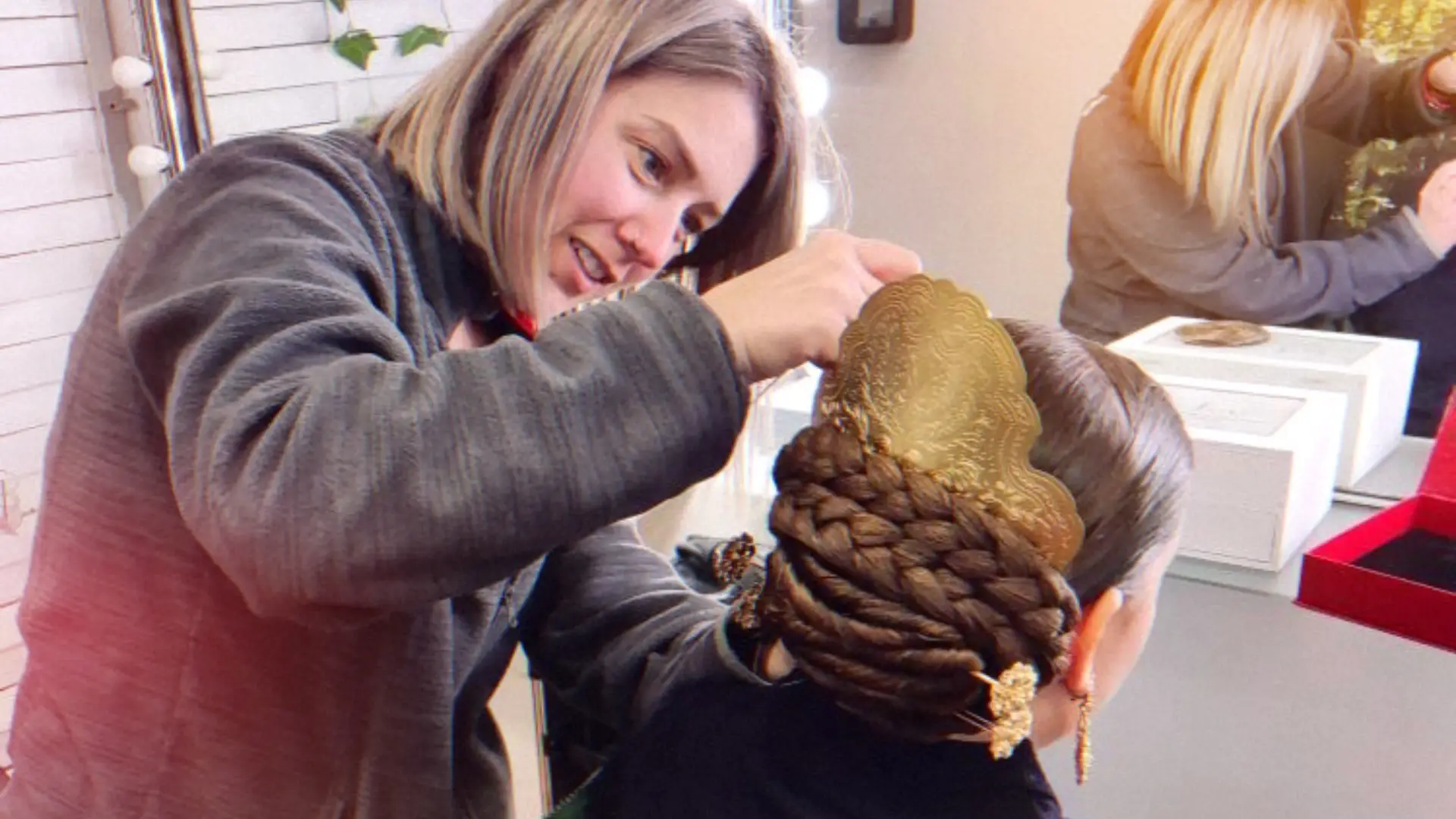 Fallas, más que monumentos y ninots: Peinados tradicionales